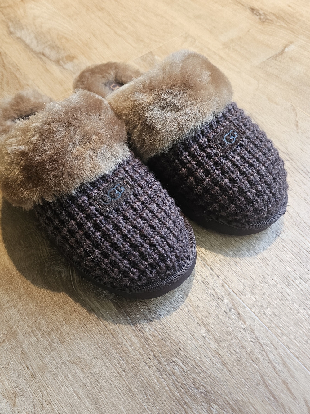 UGG Cozy Knit Slippers Womens Size 7 Like New Flaws In Pics